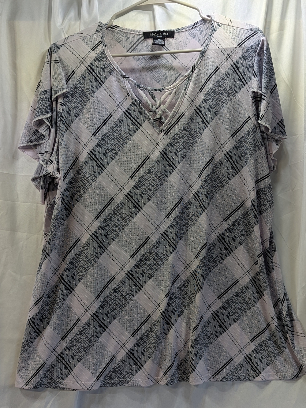 Adele & May Woman Black w/Gray Plaid Print V-Neck Blouse Size 2XL